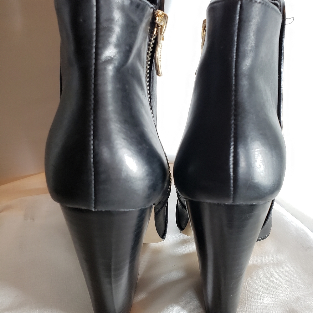 BCBG Generation 8.5 - Picture 5 of 11
